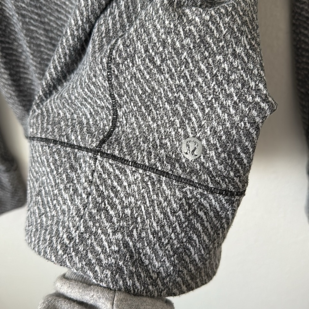 Lululemon 10 Rush Hour Gray and Black Herringbone Long Sleeve Top - Picture 4 of 8